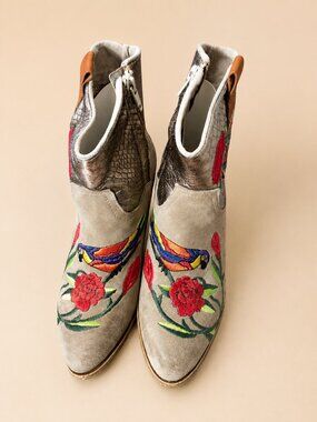 Leather Embroidered Cowboy Boots with Wooden Sole 39 Euro Size (8.5 US)